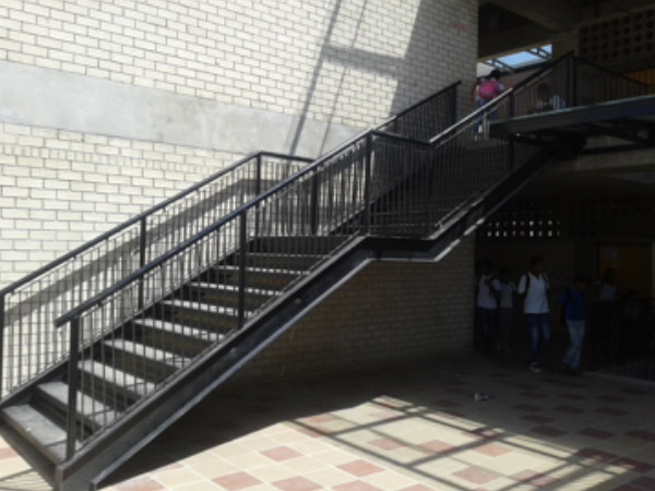 INVERSIONES JACUR Y COMPAÑÍA LTDA   — Construcción e instalación de las escaleras metálicas del megacolegio de Villa…