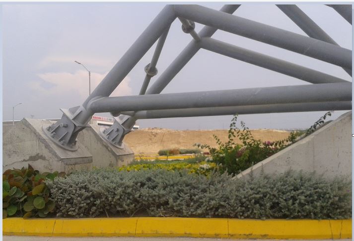 ZONA FRANCA DE BARRANQUILLA S.A. /ZOFIA — Inspección técnica de campo de la superestructura del techo de la entrada a la…